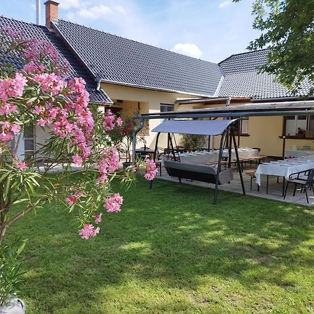 Tartos Szegfu Vendeghaz, Maganszallas Tazlar Exteriör bild