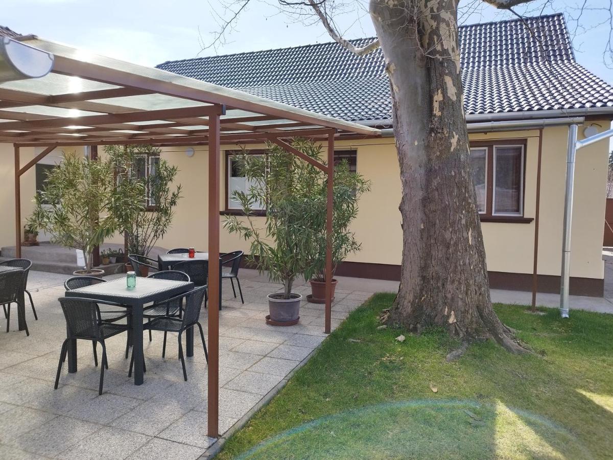 Tartos Szegfu Vendeghaz, Maganszallas Tazlar Exteriör bild
