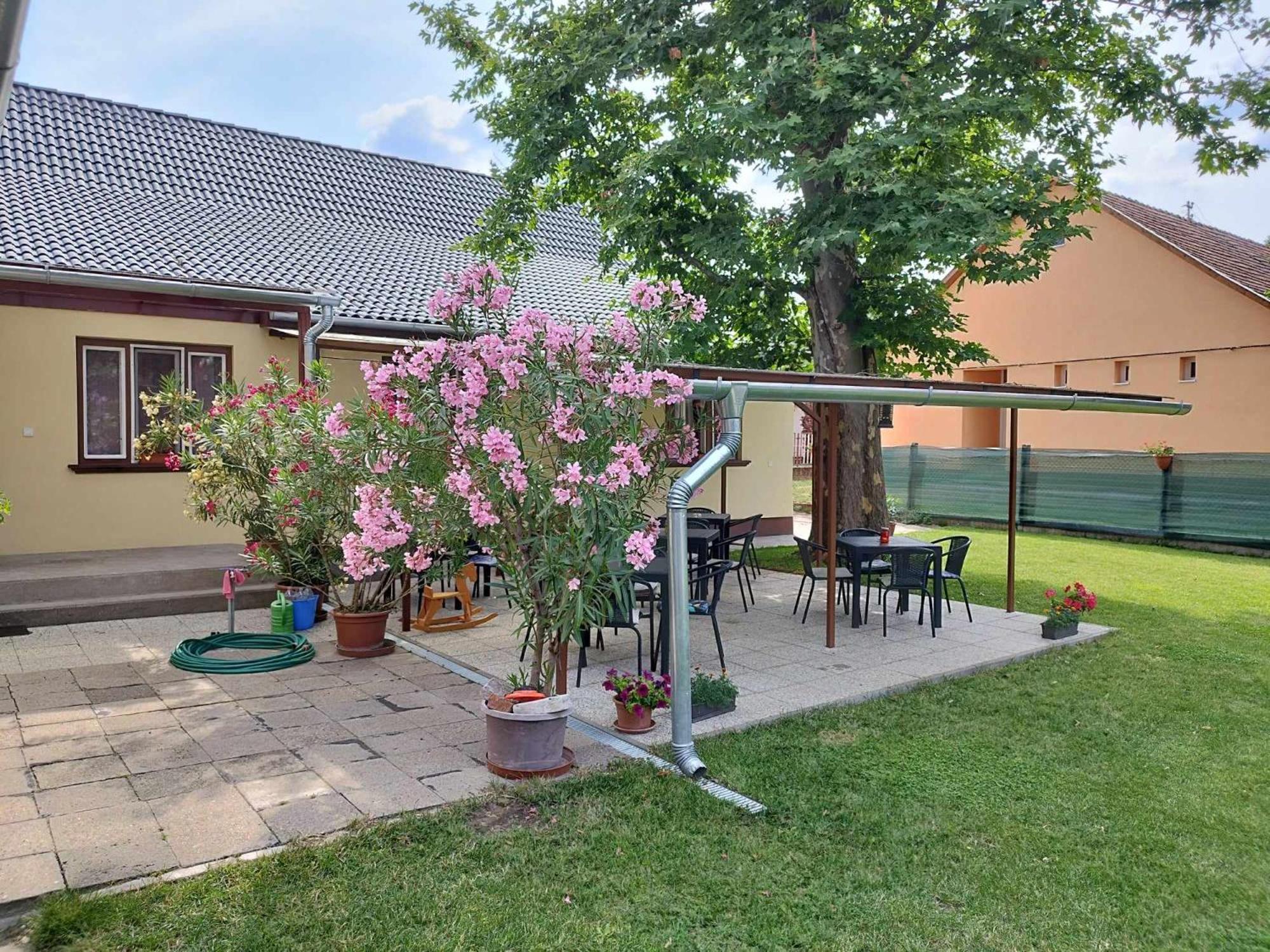 Tartos Szegfu Vendeghaz, Maganszallas Tazlar Exteriör bild