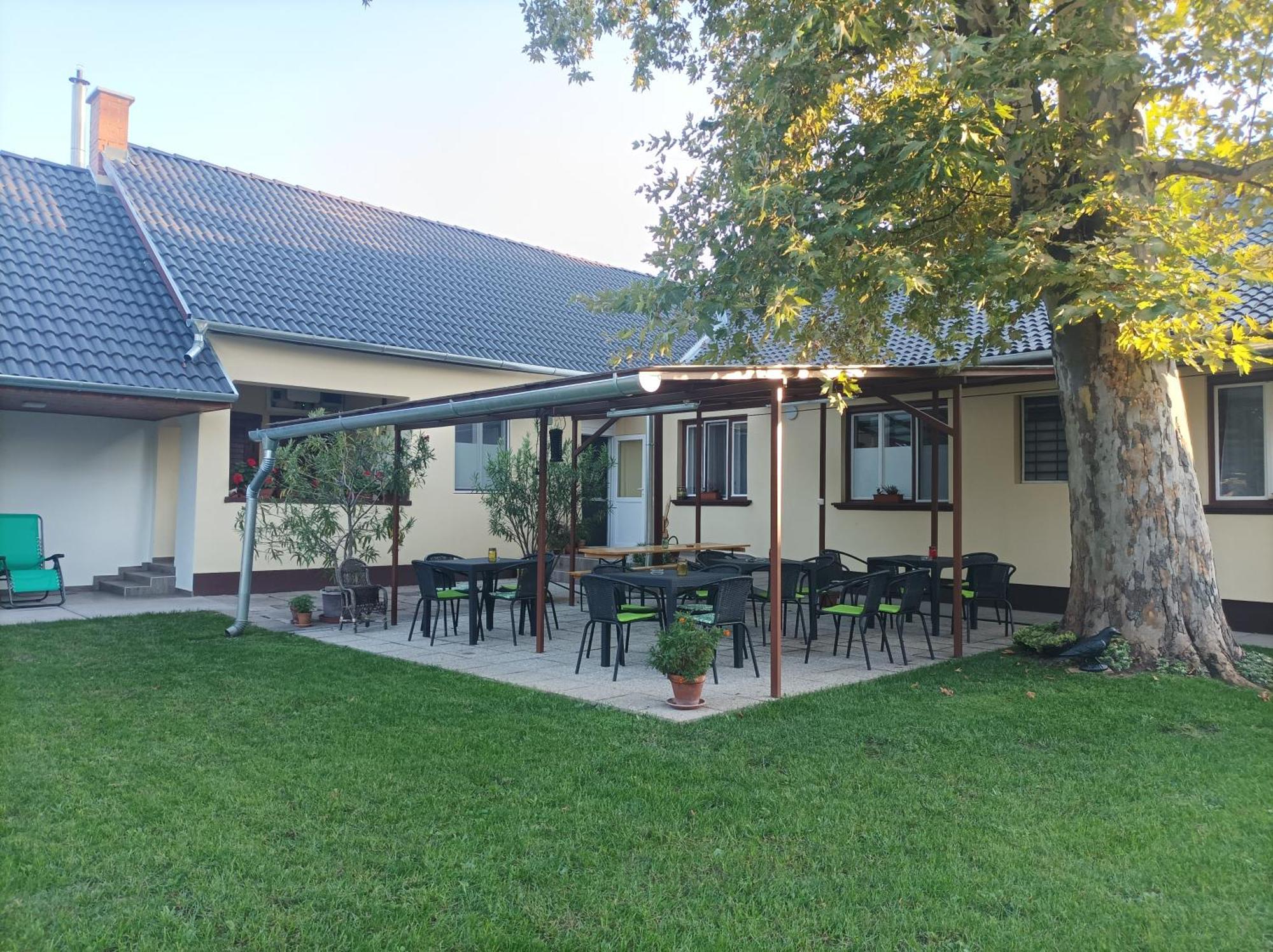 Tartos Szegfu Vendeghaz, Maganszallas Tazlar Exteriör bild